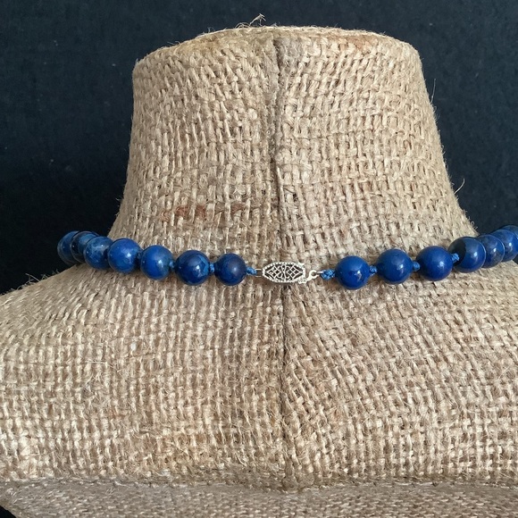 Vintage 14KT gold Genuine lapis bead necklace. - Picture 6 of 7